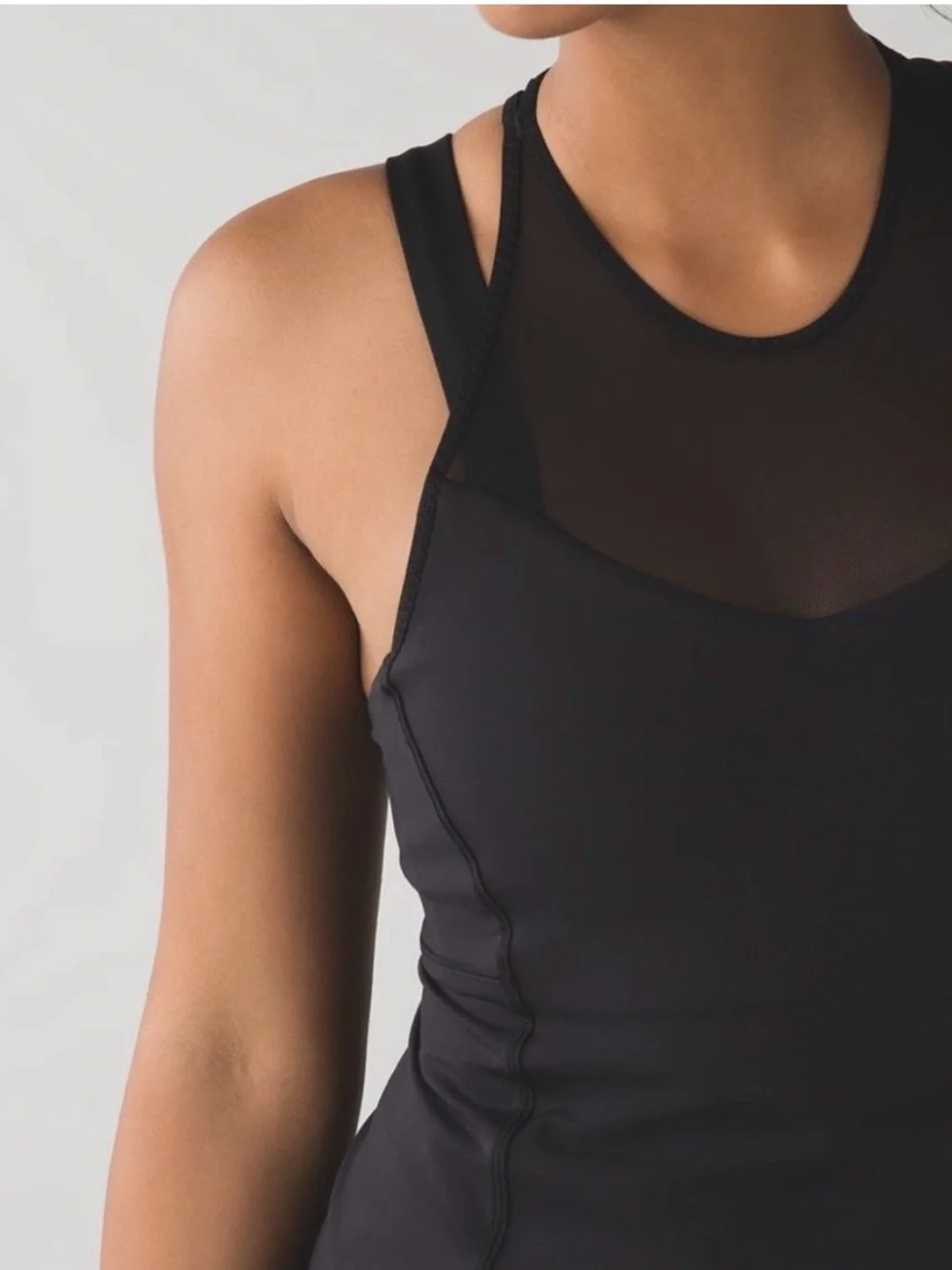 Lululemon Running In The City Tank Black Size 6
